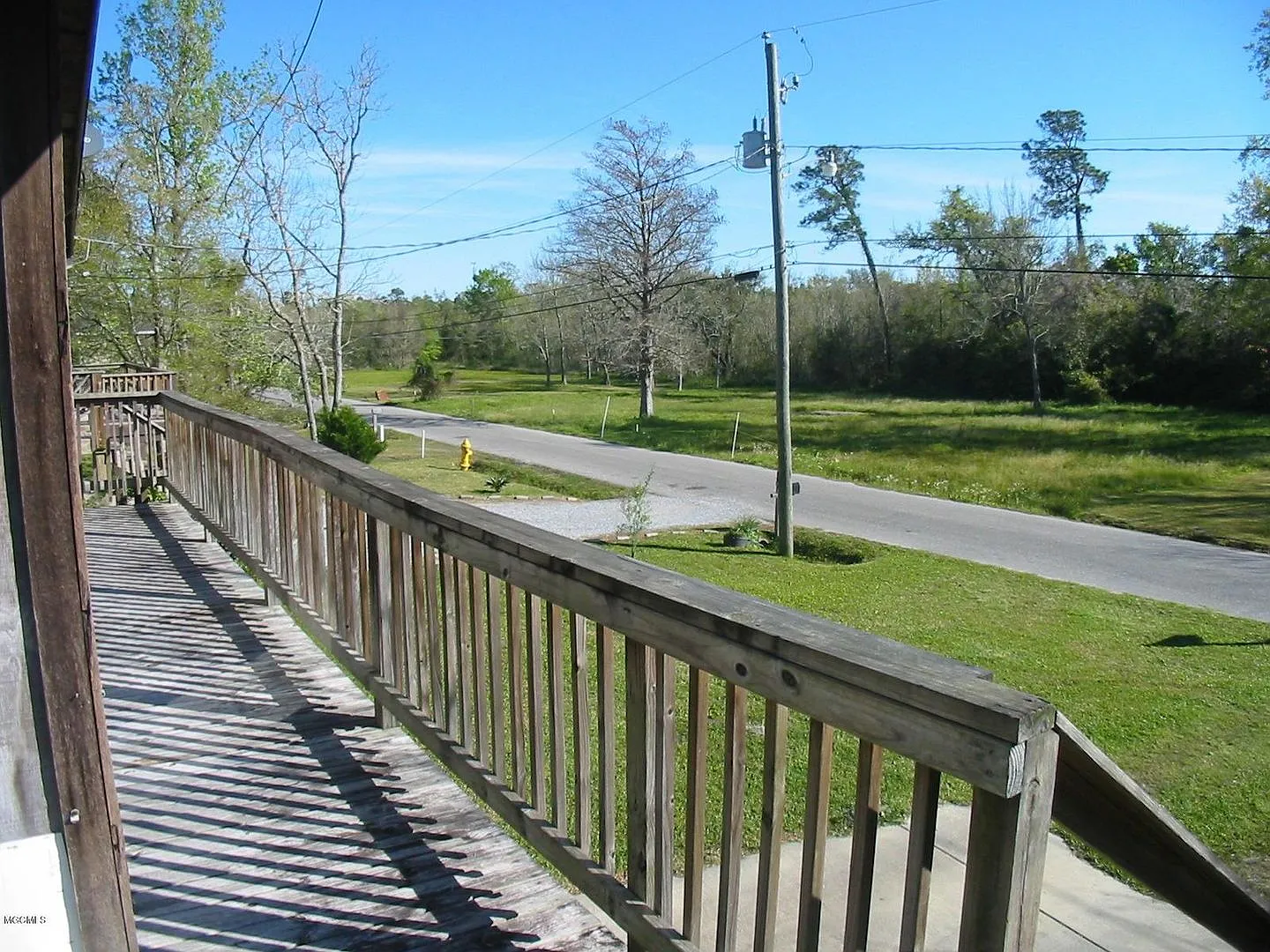 2 bedroom 1 bath home available in Pass Christian — Photo 2