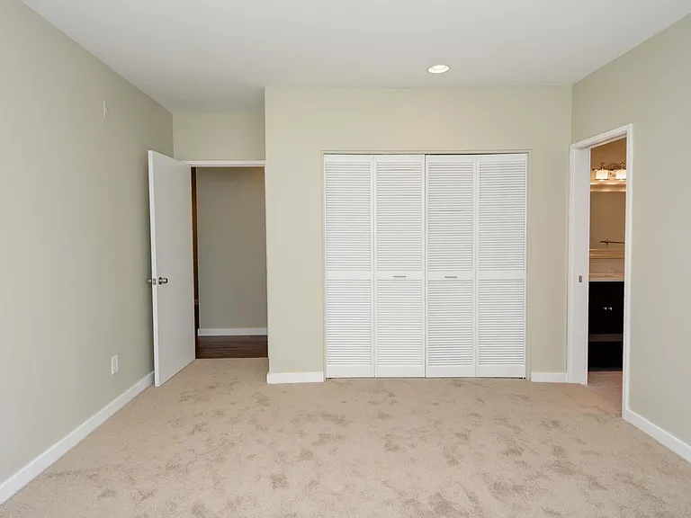 2111 Westlake Ave N #201 — Photo 16