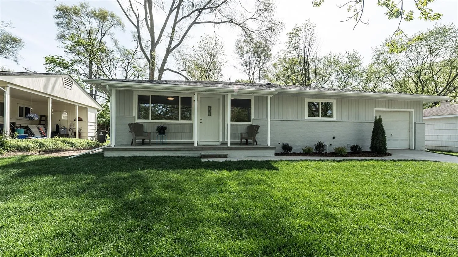 1054 Westaire Way photo 1