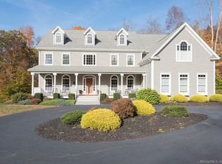 7 Bramble Trl, Newtown, CT 06470