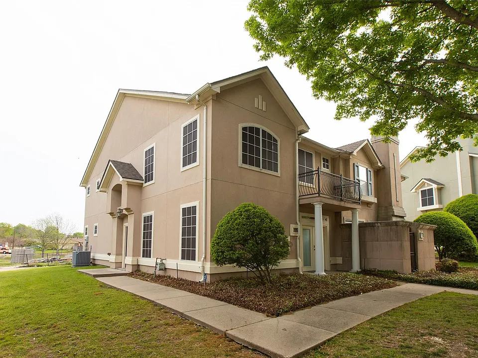 609 Regency Dr