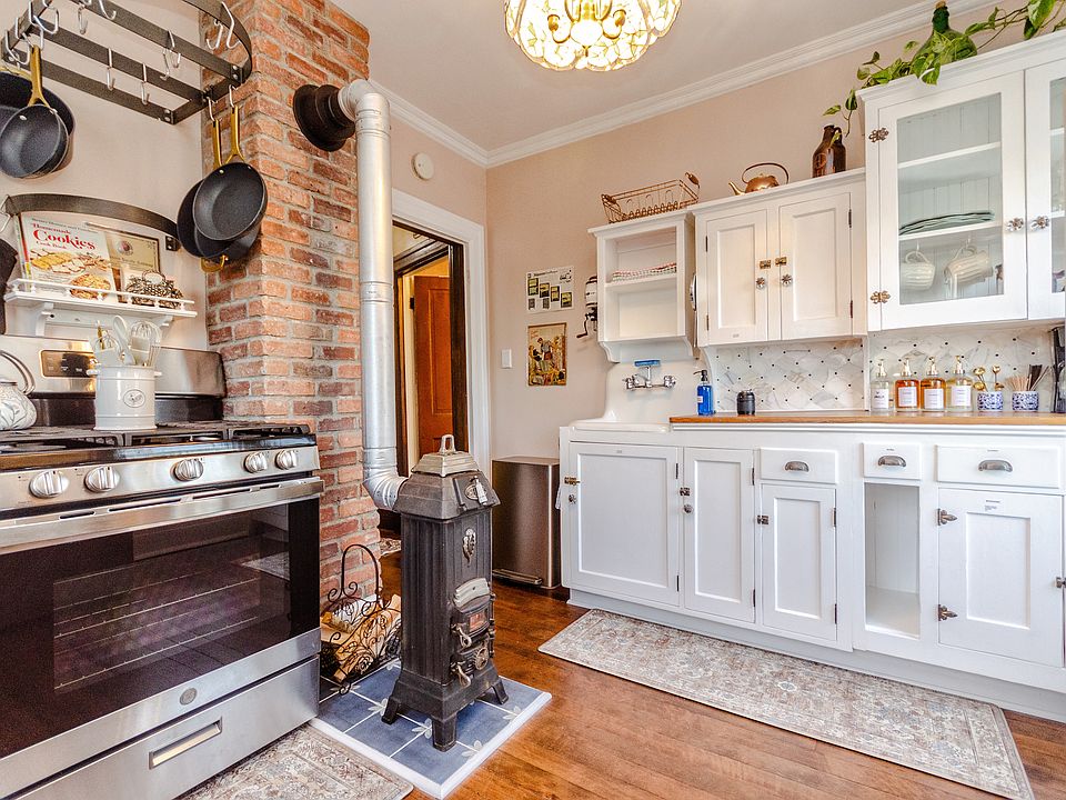 1st image of 1125 Fawcett Ave #2