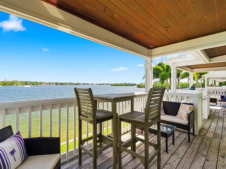 201 Pompano Dr SE #C — Photo 1