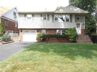 4 Maple Rd, Iselin, NJ 08830