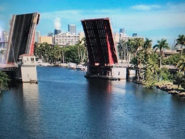 1720 NW North River Dr, Miami, FL