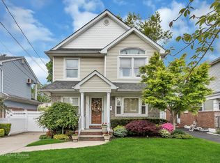 231 Caroline Ave, Garden City, NY 11530