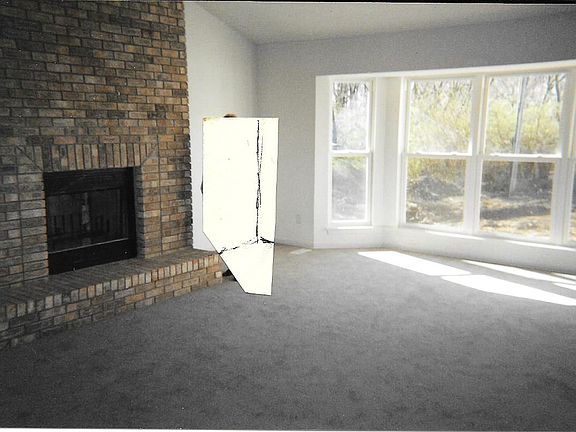 Great room w/Bay and WB FPL