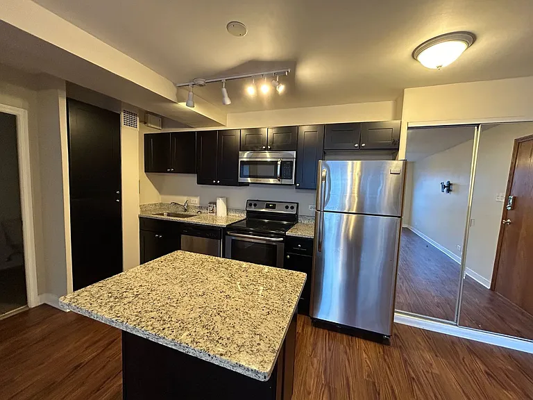 4180 Marine Terrace Apartments — Photo 180