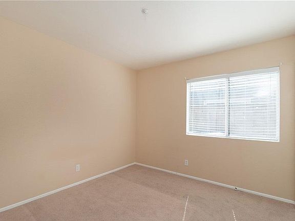 4th image of 501 Moorland St