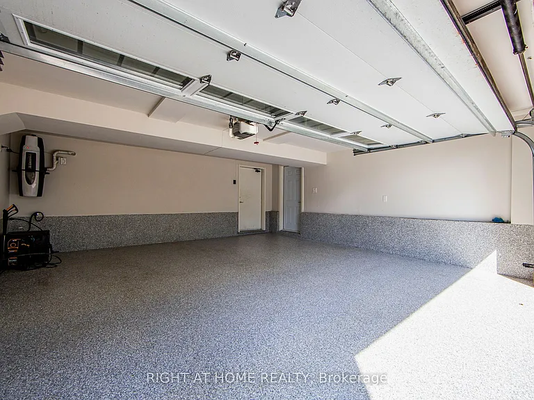 316 Churchill Ave — Photo 46