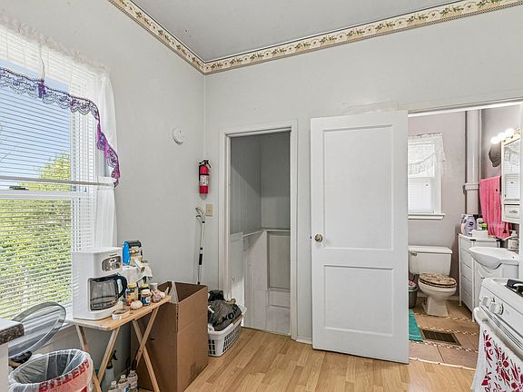 5th image of 700 Villa St