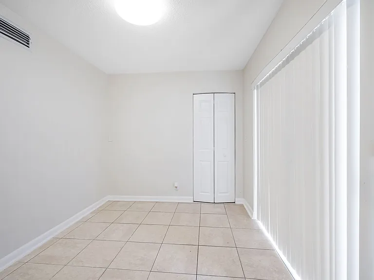 543 SW 61st Ter — Photo 17