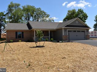 1449 Treeline Dr, Chambersburg, PA 17202