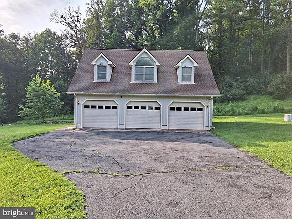 3rd image of 9078 Knoll Run Ln
