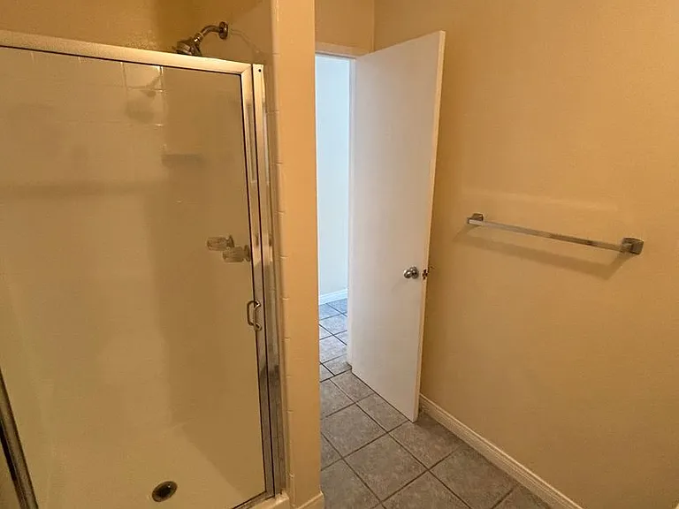 11751 Hart St — Photo 16