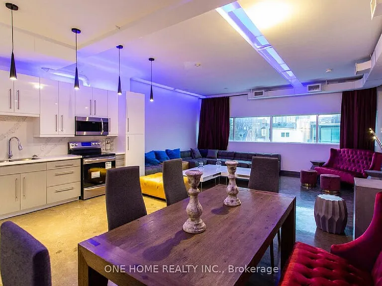 405 Dundas St W #202 — Photo 4