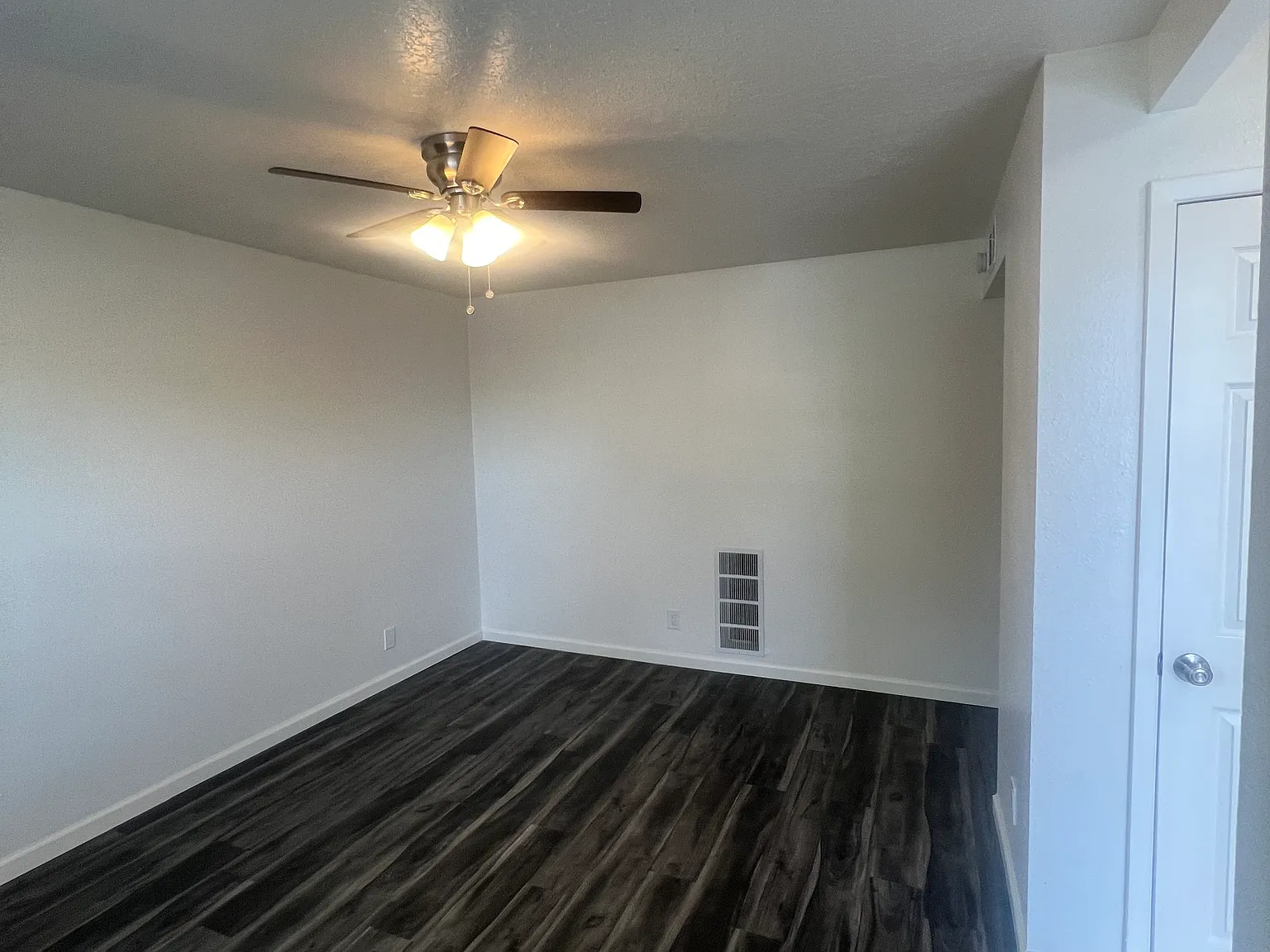 2 bed, 800 sqft, $1,195 — Photo 3