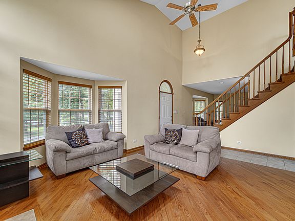 4th image of 1317 Leonard Dr