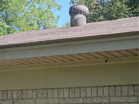 2nd image of 921 Willow St