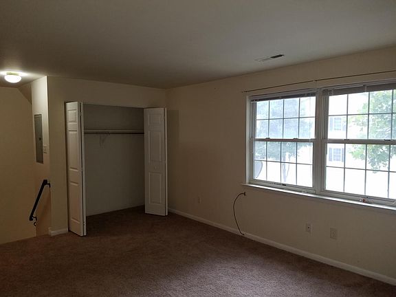 4th image of 179 Parker Ave #B