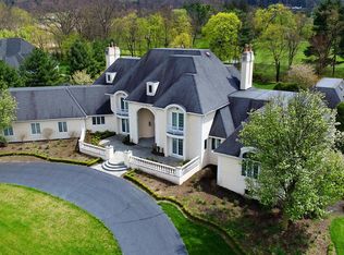 8 Fairway Ln, Sugarloaf, PA 18249