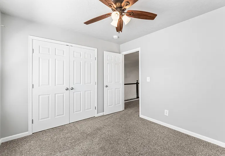 552 E Whitney Ct — Photo 27
