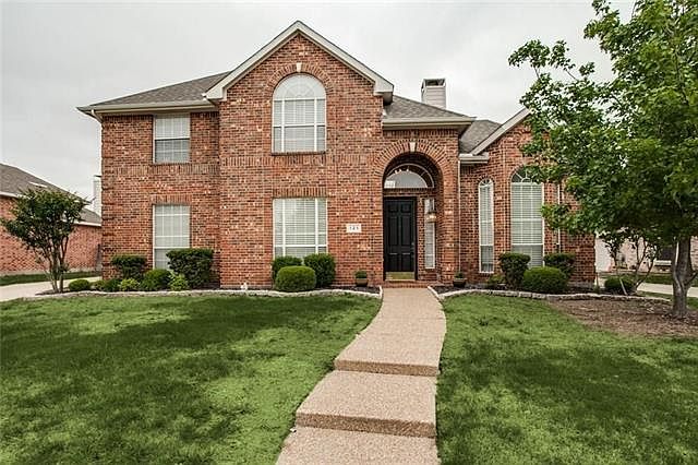 1st image of 121 Devenshire Dr