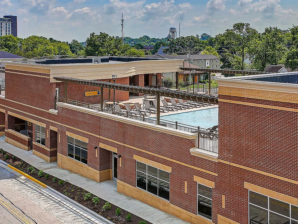 Roof top lounge