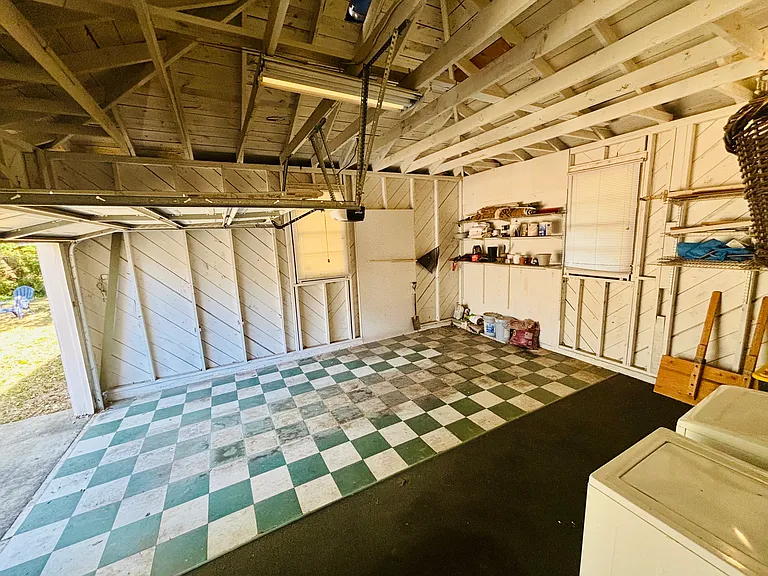 6035 Government St — Photo 20