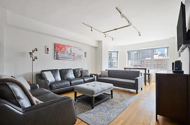 Rented by Compass | media 19