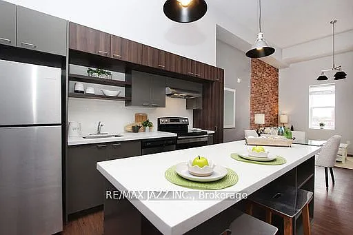 14 1/2 King St E #302 — Photo 3