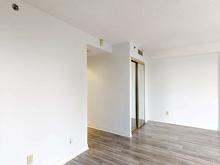 341 Maclaren St — Photo 24