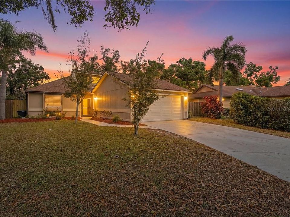 1st image of 8215 COUNTRY OAKS COURT