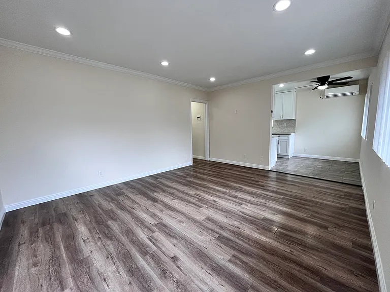 353 W Alameda Ave #D — Photo 10