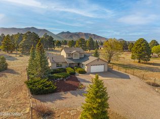 8100 Green Prairie Ln, Flagstaff, AZ 86004
