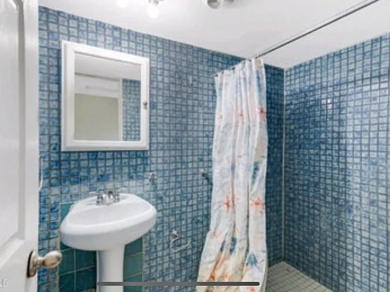 2829 W Marshall Ave #9 — Photo 2