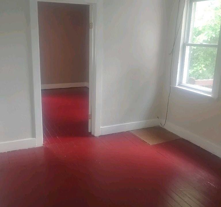 1st image of 20 W Auburn St #1