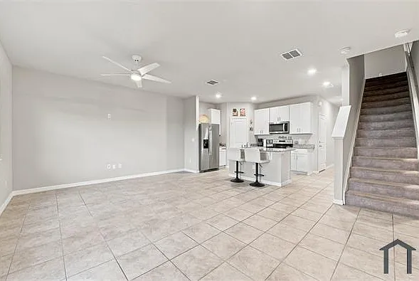 3 bed, 1840 sqft, $2,800 — Photo 2