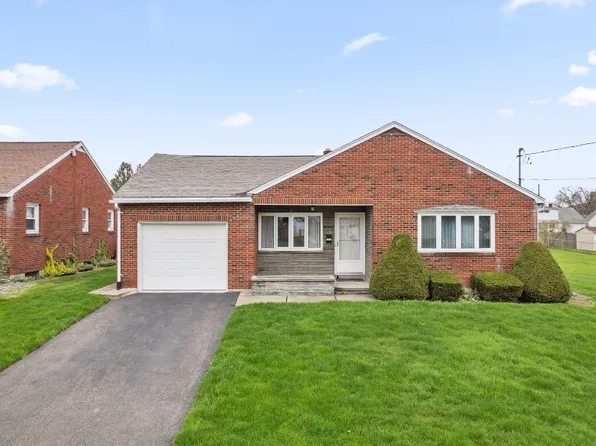 2815 Yale St, Endwell, NY 13760