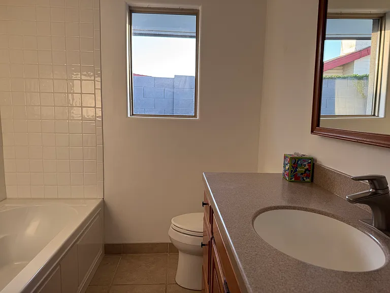 644 E La Jolla Dr — Photo 22