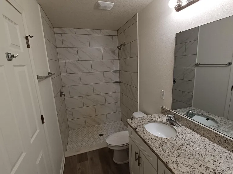 618 Hannah St — Photo 11