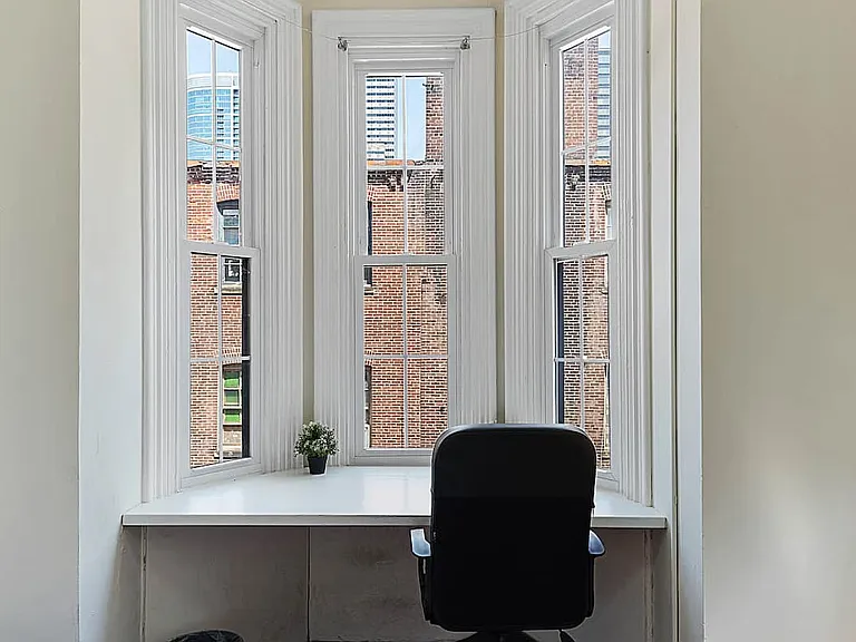 2027 Walnut St #2R — Photo 8