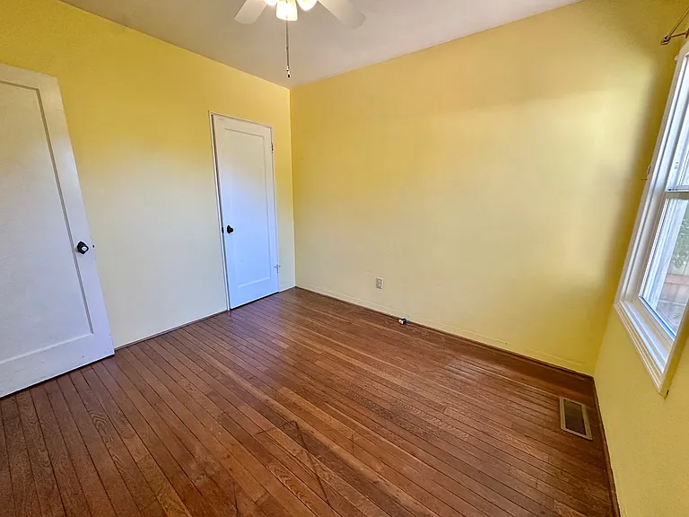 11 Hillview Ave — Photo 21