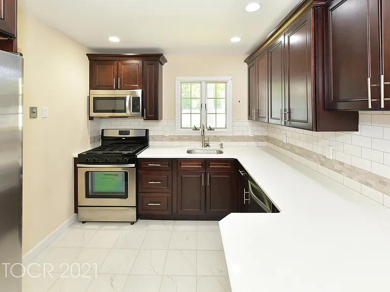 89 Crescent Ave — Photo 8