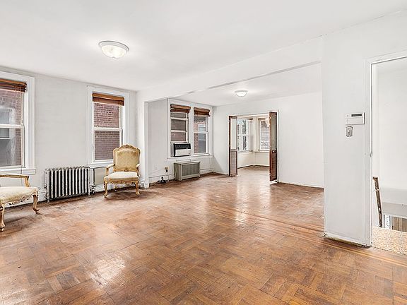 5th image of 2051 Powell Ave