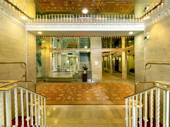 101 West 55th Street image 6 of 15