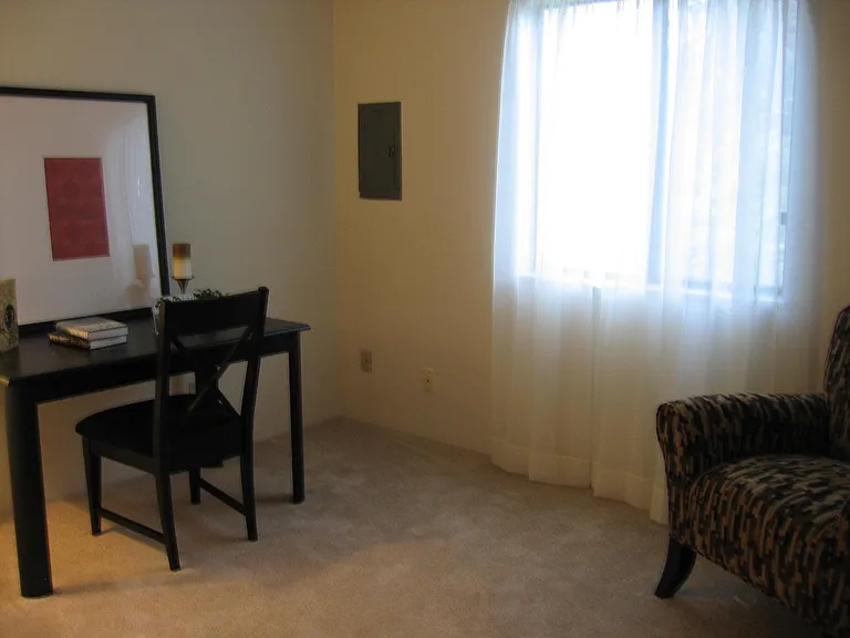 2912 Treeside St NW #E — Photo 10
