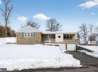 3206 Manor Rd, Huntingdon Valley, PA 19006