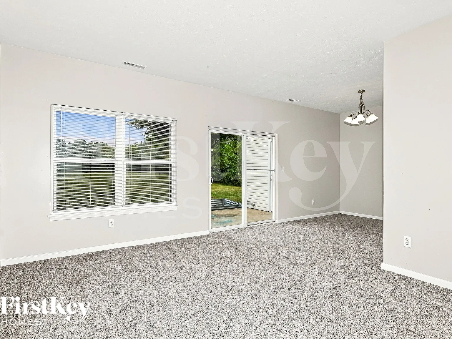 3 bed, 2.5 bath, 1645 sqft, $2,025 — Photo 2