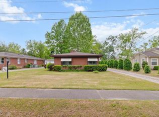 605 N Baker St, Four Oaks, NC 27524